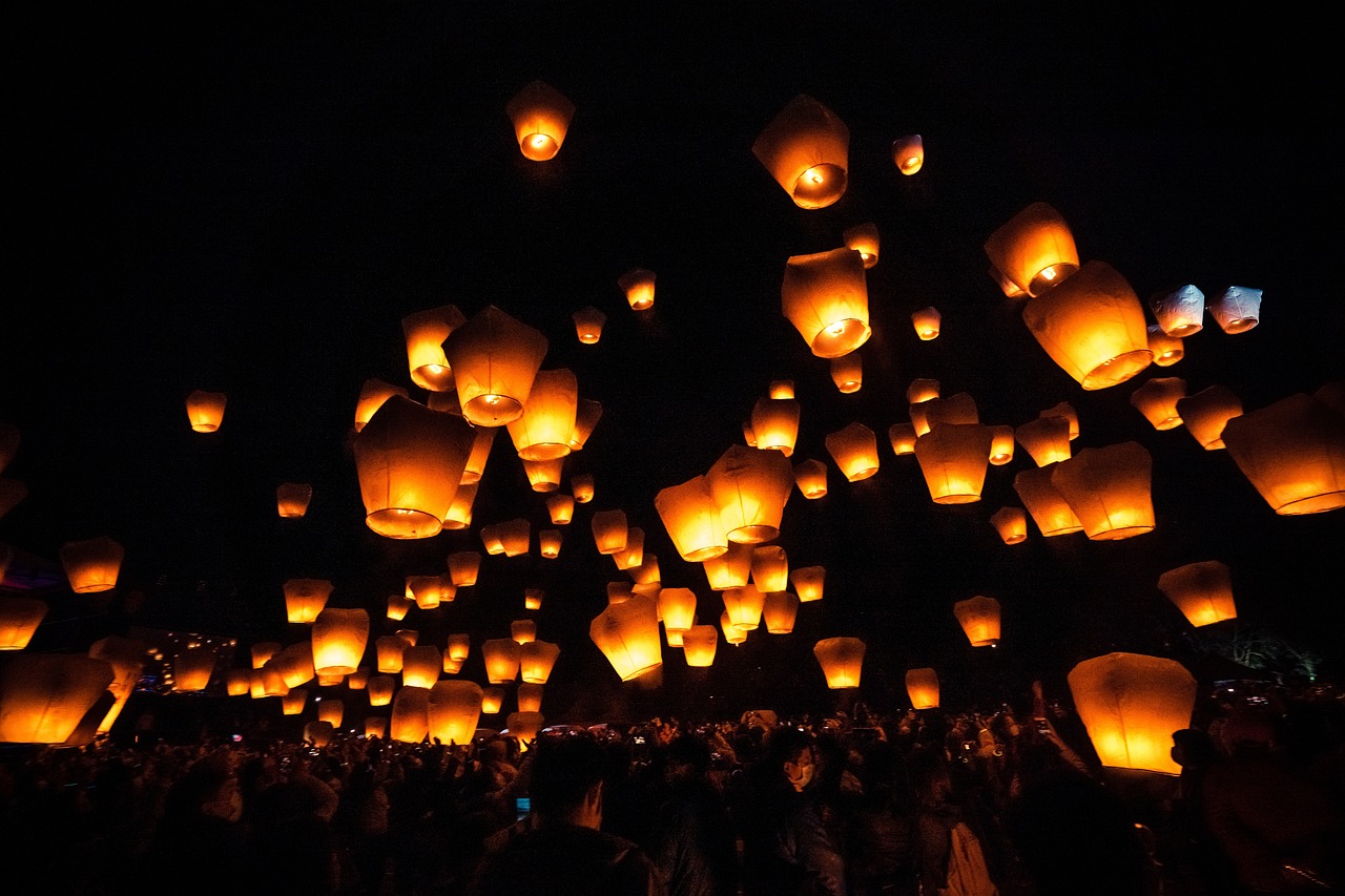 sky-lantern-4948300_1280